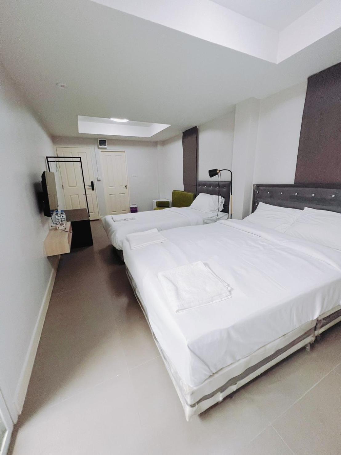 בנגקוק Mitr Inn Mrt Samyot Station - The Grand Palace מראה חיצוני תמונה